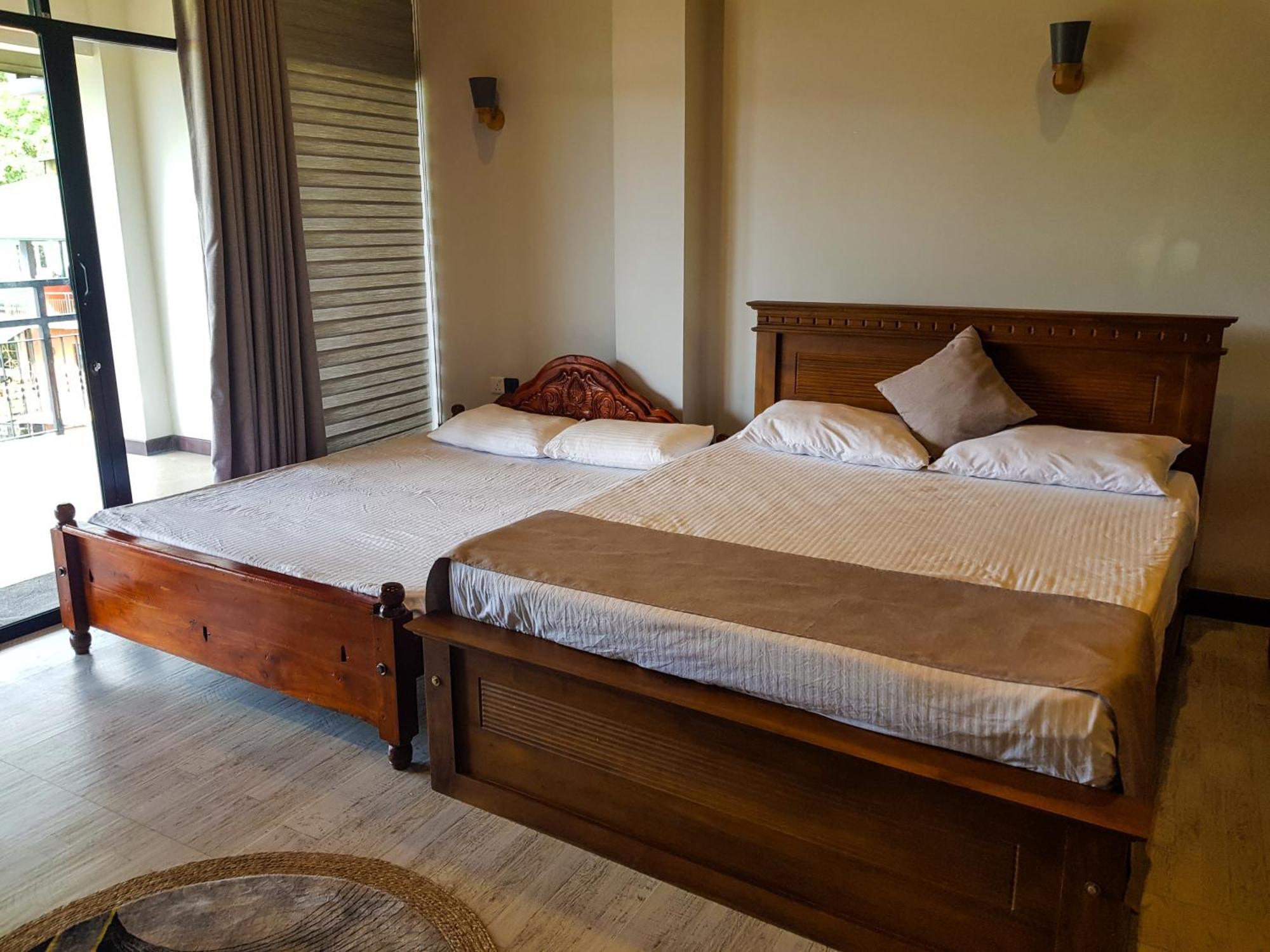 Lush Breeze Hotel Kandy Room photo